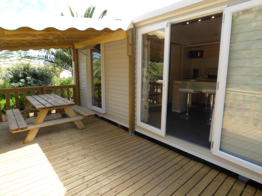 Camping Mobile Home U Sole Marinu Patrimonio Pokoj fotografie